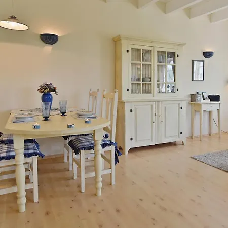 Apartament - 7 *