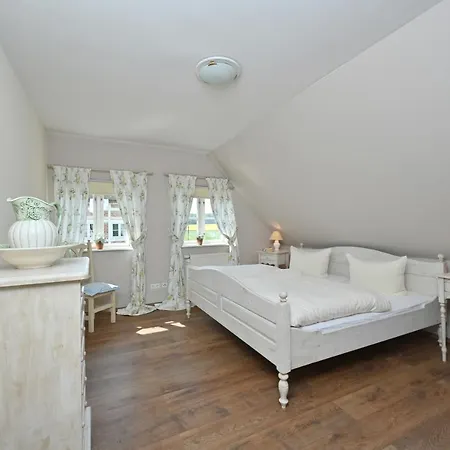- 7 Appartement *