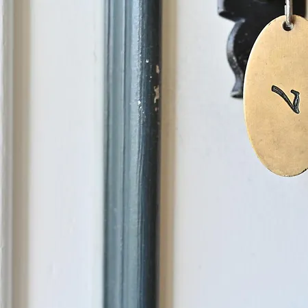 - 7 Appartement *