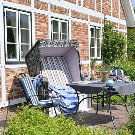- 7 Apartament *